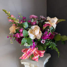 #724 Designer choice vase arrangement