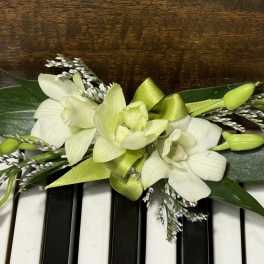 Pretty Prom Wrist Corsage, Accent Colors Available