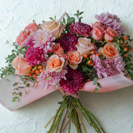 Berry Peach Flower Bouquet