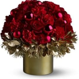 Teleflora's Golden Holly-Day