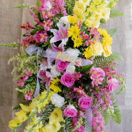 Bright Sentiments Easel Spray