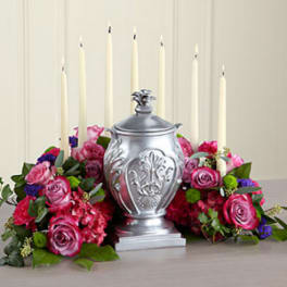 The FTD® Peaceful Thoughts™ Arrangement