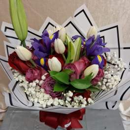 2 dozen roses purple and red with lily's and baby breath bouquet 