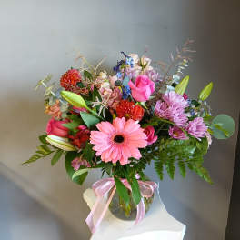 #748 Designer's Choice vase arrangement