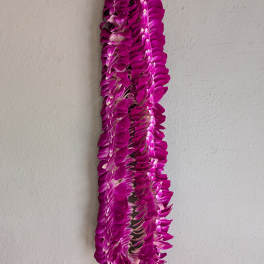 Flat dendrobium orchid lei