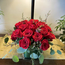 18 Red Rose cube