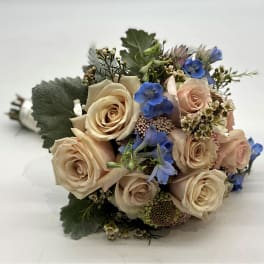 The Perfect Pastel Clutch Bouquet