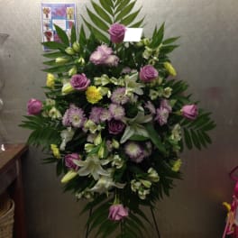 Roses, lilies, carnations, alstromeria, spider mum