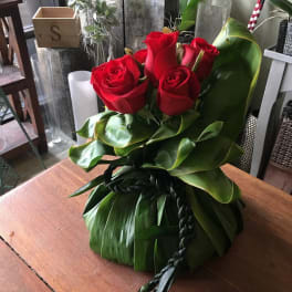 #46 PUOLU WITH ROSE/ TI LEI