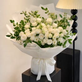 Moonlight Bloom (White Lisianthus Bouquet)