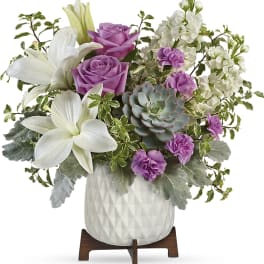 Teleflora's Garden Oasis