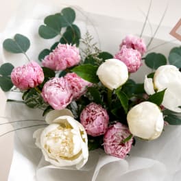 Special Luxe Pink & White Peony bouquet