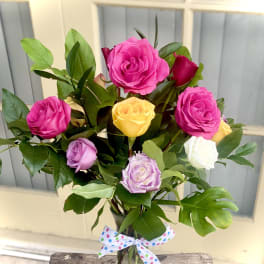 One Dozen Assorted Mix Short Stem Roses