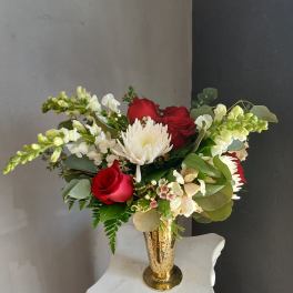 # 746 Designers choice vase arrangement