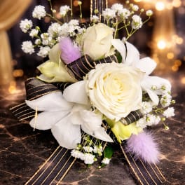 Corsage 9