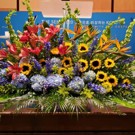 PODIUM ARRANGEMENT 136 - Twin Towers Florist, Arlington VA