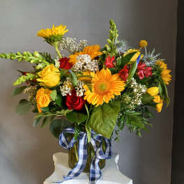 #724 Designer choice vase arrangement