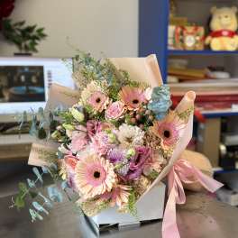 Ramo de gerberas, rosas, claveles y lisianthus en Bay Shore New York