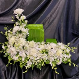 URN GARDEN. UG # 5 All white. with picture and urn riser