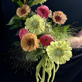 MONTHLY FEATURE BOUQUET - SUMMER MELON MEDLEY