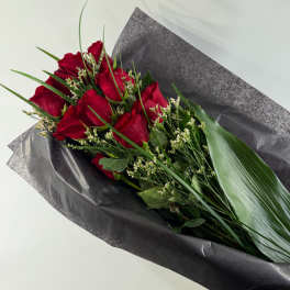 ADORATION - Dozen boxed roses