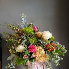 #723 Designer's choice vase arrangement