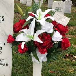 [TT-ANCSILKRW]: SILK ROSE AND LILY TRIBUTE (ARTIFICIAL FLOWERS)