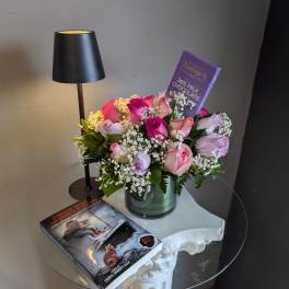 Midnight book club Package (flowers and gifts)