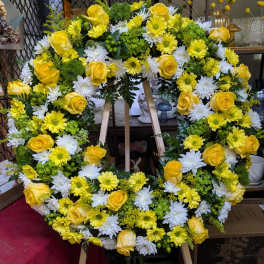 Yellow, white and green wreath