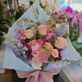 Hand-Tied Bouquet - DESIGNER'S CHOICE