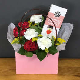 Berry Best Mom Gift Bag