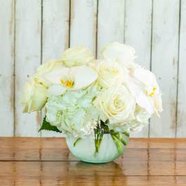 Elegant White Cloud Bouquet