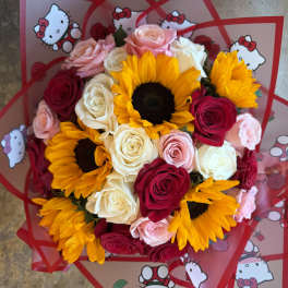 Hello Kitty Inspired Ramo Buchón – 36 Premium Roses