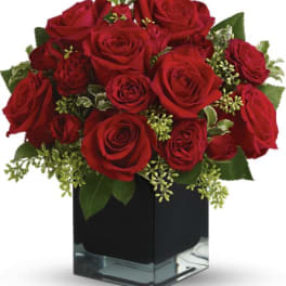 Teleflora's Ravishing Reds - TFWEB596