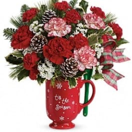 Teleflora's Warm Holiday Wishes Bouquet