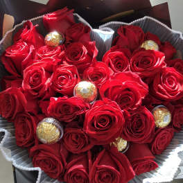 Ramos Style Wrapped Roses