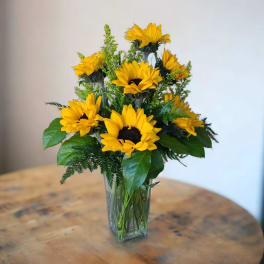 Sunflower bouquet in a clear glass vase
