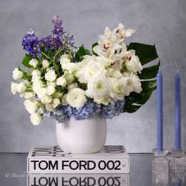 HEAVENLY HARMONY: BLUE AND WHITE BLOSSOMS