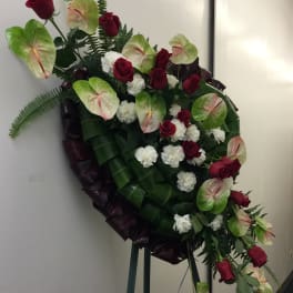 Ti Fill Heart Wreath with Roses Sprays wreath - F020001