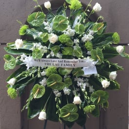 Green Anthurium with white roses wreath - F200W03