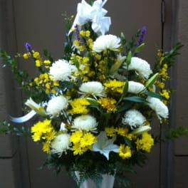Yellow & White Arrangement AR1001
