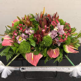 Long & Low Tropical arrangement AR2510