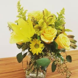 Fresh sunshiny yellow bouquet.