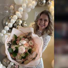 You make me dizzy as I spin in circles like this beautiful hand tied 360° beautiful bouquet.