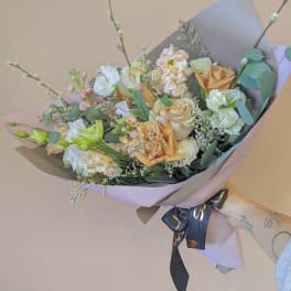 Premium Hand Tied Bouquet- Pastel&Neutrals