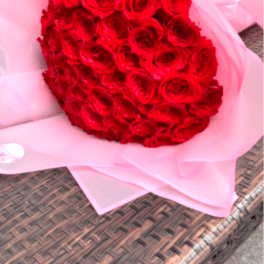 SALE!! Velvet Love Red Roses Ramo Buchon ( 50 Count )