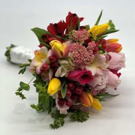 The Class Flirt Clutch Bouquet