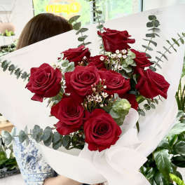 Luxury Dozen Red Rose Elegance Bouquet