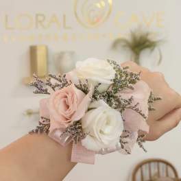 Corsage (Pearl Bracelet)