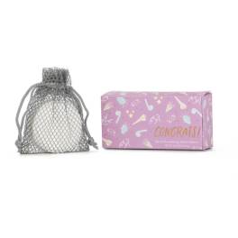 A mesh drawstring bag and a purple congratulatory gift box.